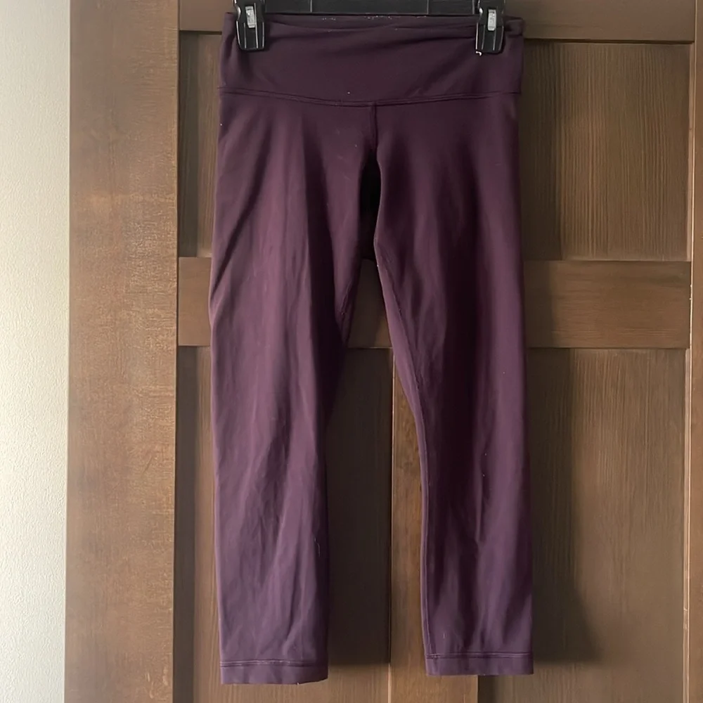 Lululemon Athletica Align Cropped 21” Purple High-Waisted Leggings size 4